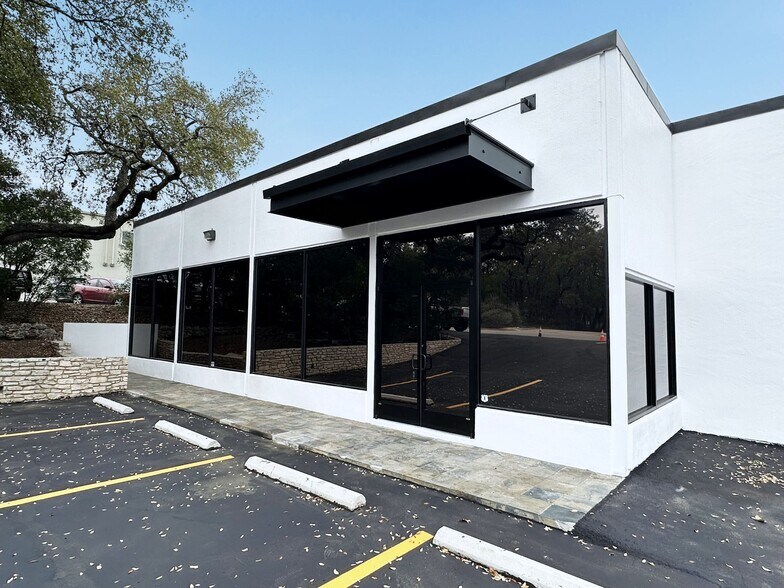 More Photos Of 414 W Rhapsody Dr, San Antonio Light Distribution For Sale