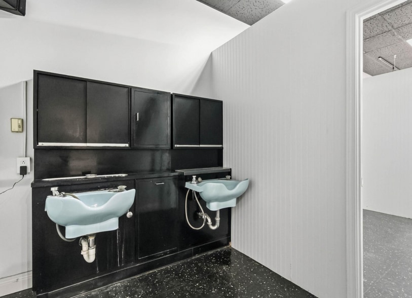 More Photos Of 2121 Nicholasville Rd, Lexington Apartments For Sale