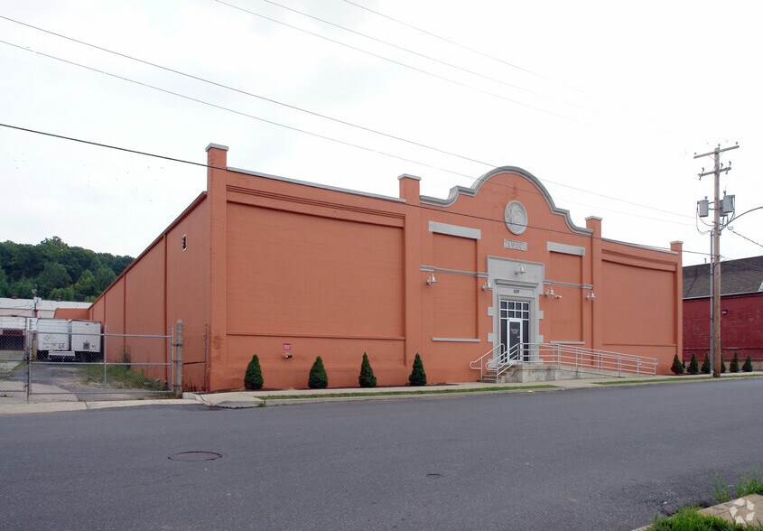 More Photos Of 329 S Carlisle St, Allentown Warehouse For Sale