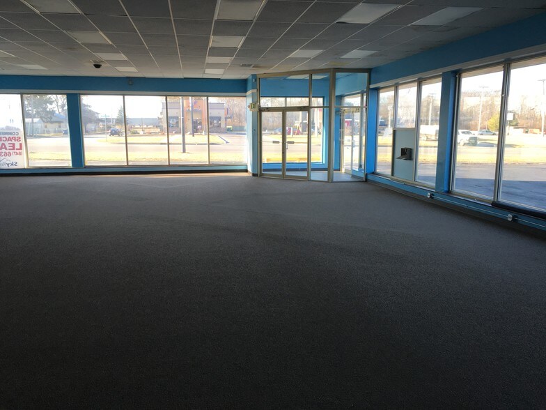 More Photos Of 2826 Lincolnway E, Mishawaka Restaurant For Lease