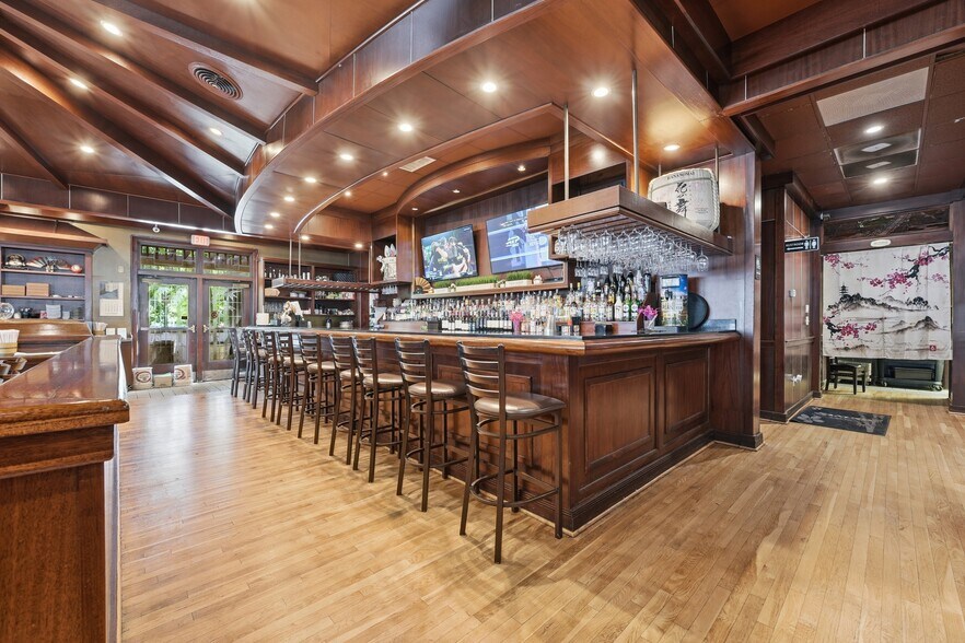 More Photos Of 12950 Fair Lakes Shopping Ctr, Fairfax Restaurant For Sale