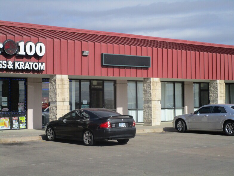 Primary Photo Of 111 E Tucker Rd, Liberal Office For Lease