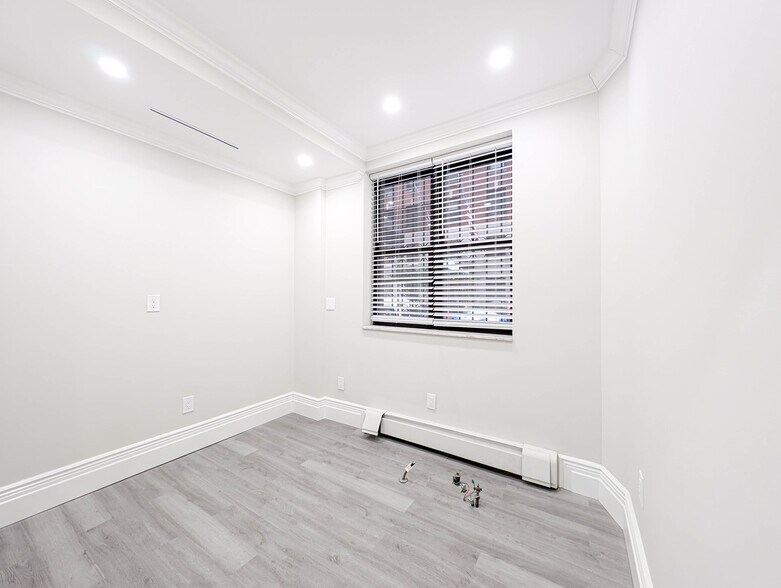 More Photos Of 140 W 58th St, New York Apartments For Lease