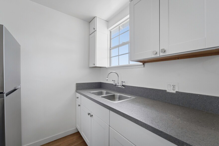 More Photos Of 10958 Venice Blvd, Culver City Apartments For Sale