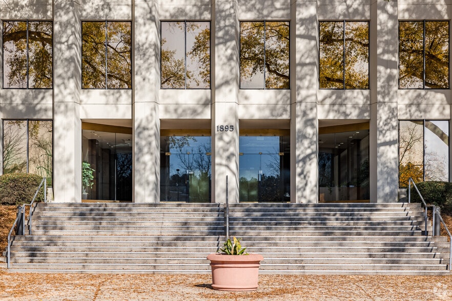 More Photos Of 1895 Phoenix Blvd, Atlanta Office For Lease