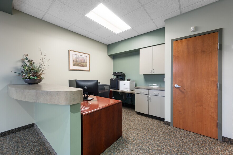 More Photos Of 3000 W White River Blvd, Muncie Office For Lease