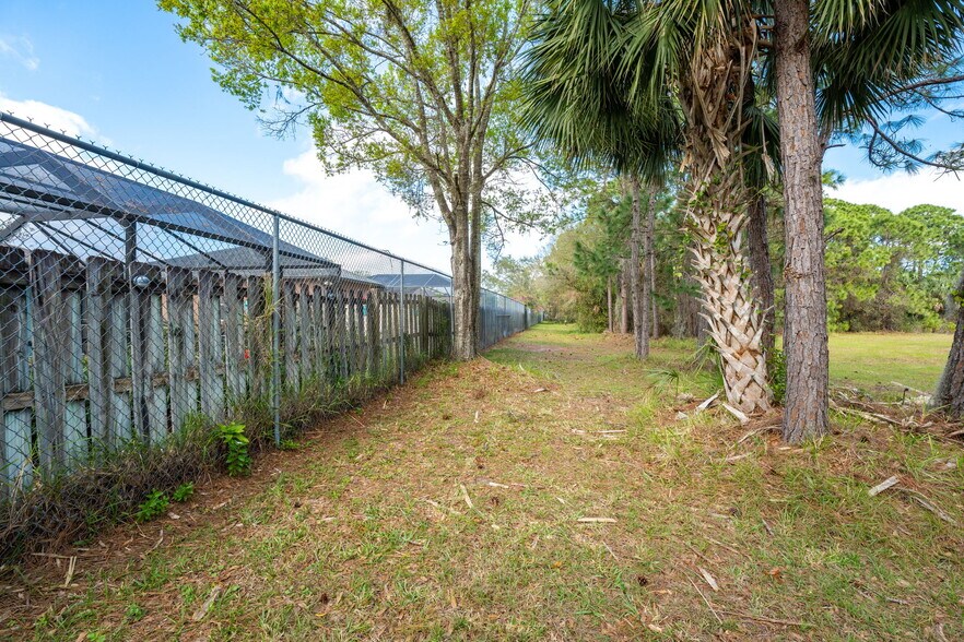 More Photos Of 9025 Ellis Rd, Melbourne Land For Sale