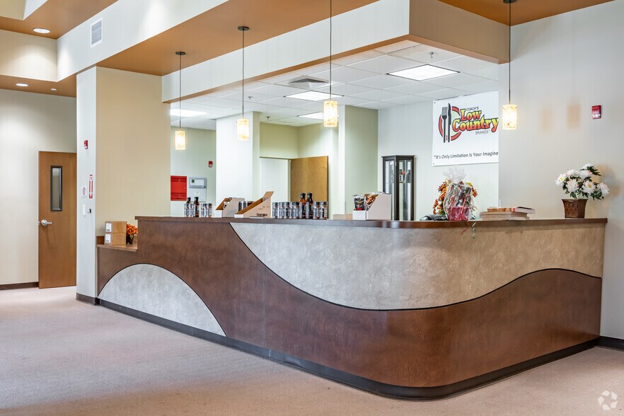 More Photos Of 7446 Covington Hwy, Lithonia Medical For Sale
