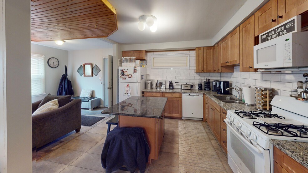 More Photos Of 721 S Michigan Ave, Howell Office Residential For Sale