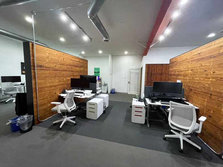 More Photos Of 3700 Thompson St, Austin Loft Creative Space For Lease