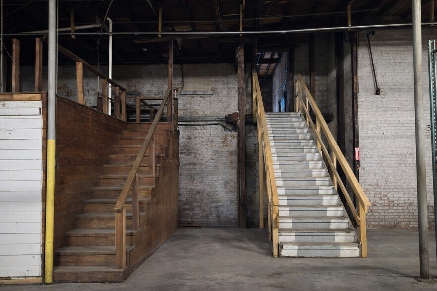 More Photos Of 432 N Royal St, Jackson Warehouse For Lease