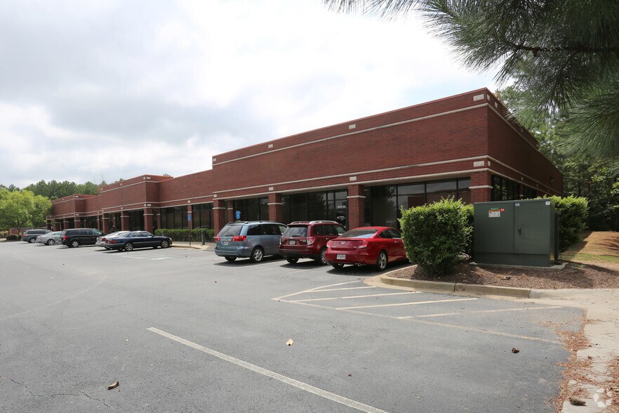 More Photos Of 605 Molly Ln, Woodstock Unknown For Lease