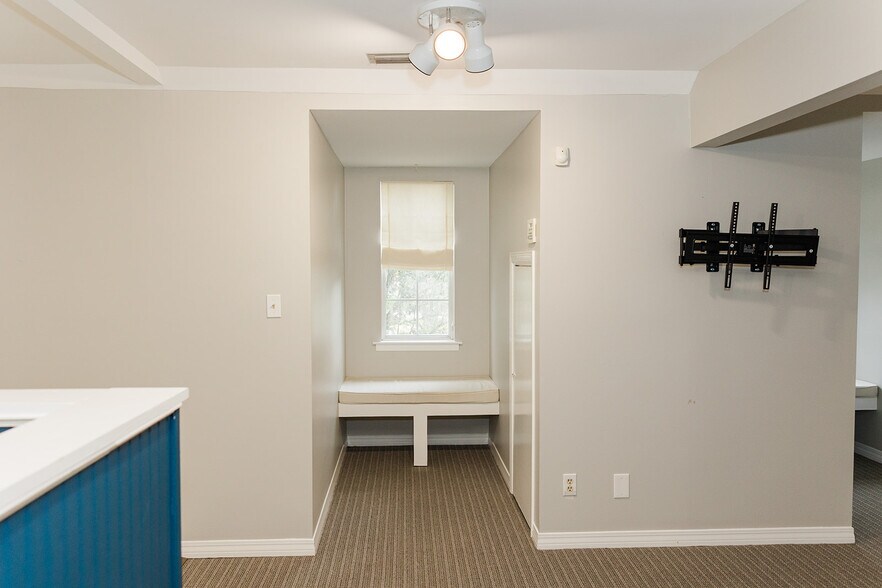 More Photos Of 1203 US Highway 98, Daphne Office For Lease