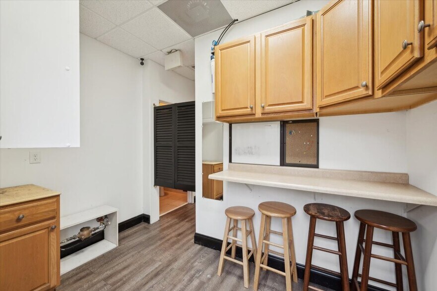 More Photos Of 10 Community Pl, Warren General Retail For Lease