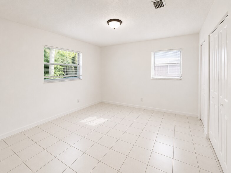 More Photos Of 4341 Riverside Dr, Coral Springs Apartments For Sale