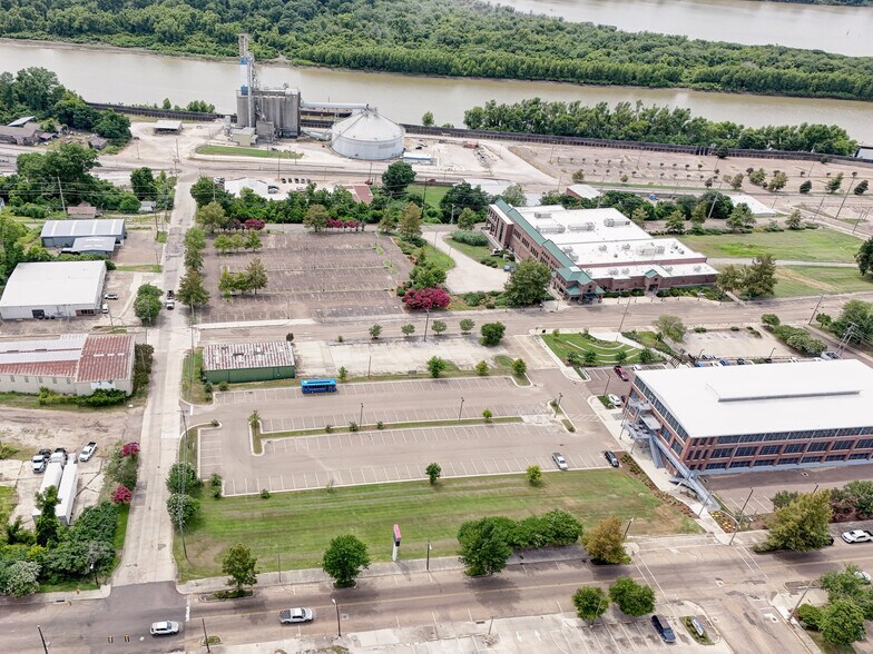 More Photos Of 1701 Castle Overlook Drive, Vicksburg Land For Sale