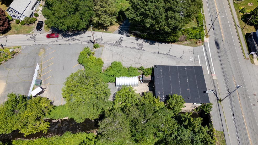 More Photos Of 89 Main St, Northborough Freestanding For Sale