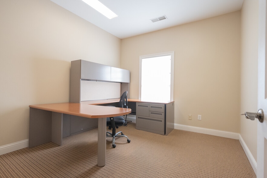 More Photos Of 7775 Cooper Rd, Montgomery Office For Lease