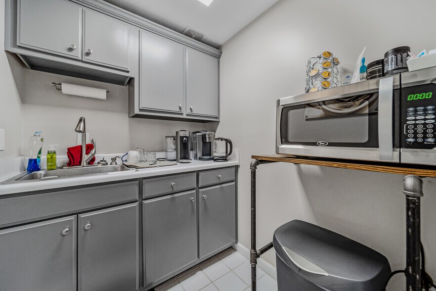 More Photos Of 504 Autumn Springs Ct, Franklin Medical For Sale