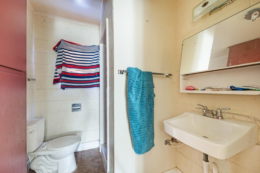 More Photos Of 485 S 100 W, Milford Hotel For Sale