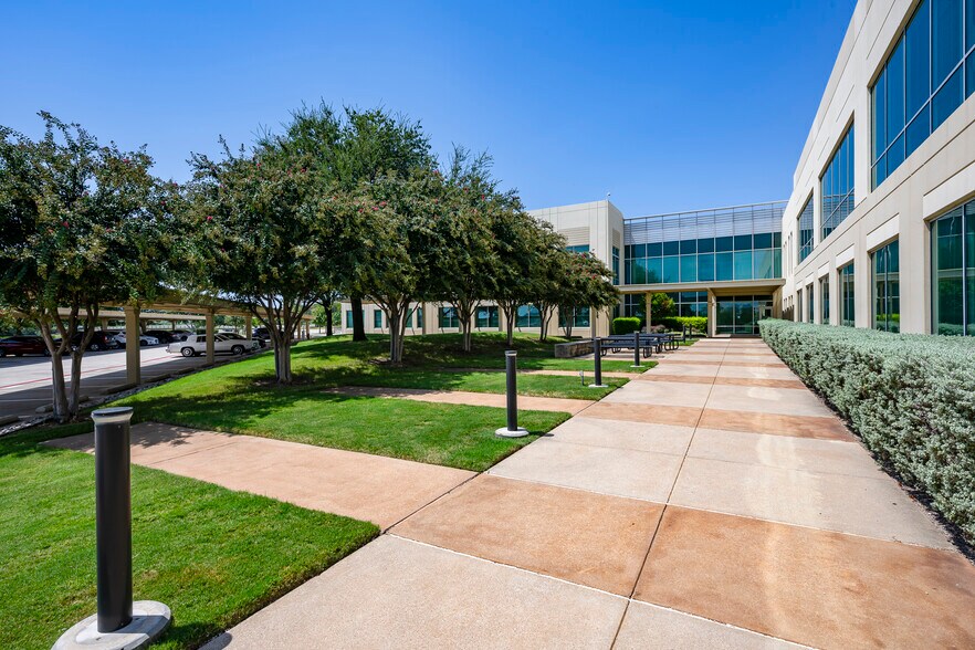 More Photos Of 13500 Heritage Pky, Fort Worth Office For Lease