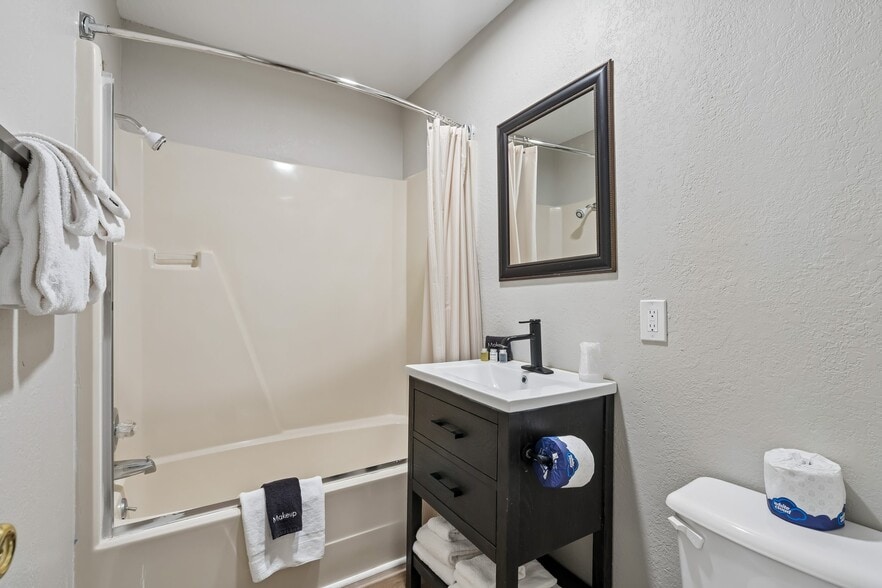 More Photos Of 8848 Soldier Creek Rd, Kingston Hotel For Sale