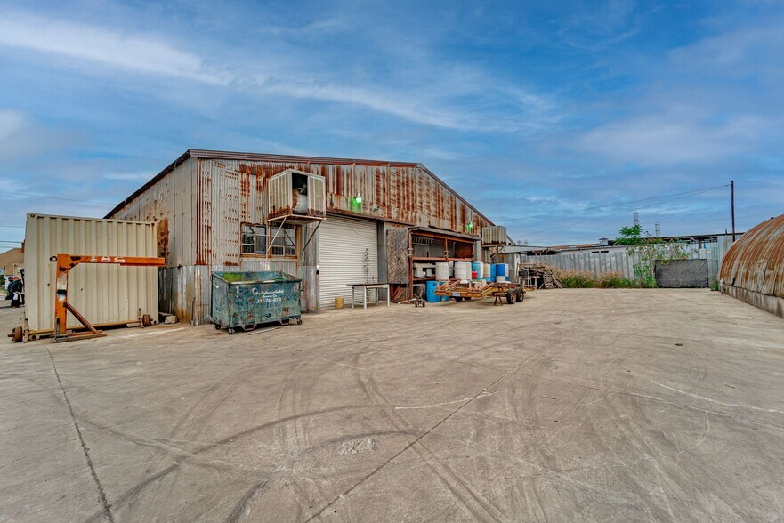 More Photos Of 6104-6112 Ferguson Dr, Commerce Warehouse For Sale