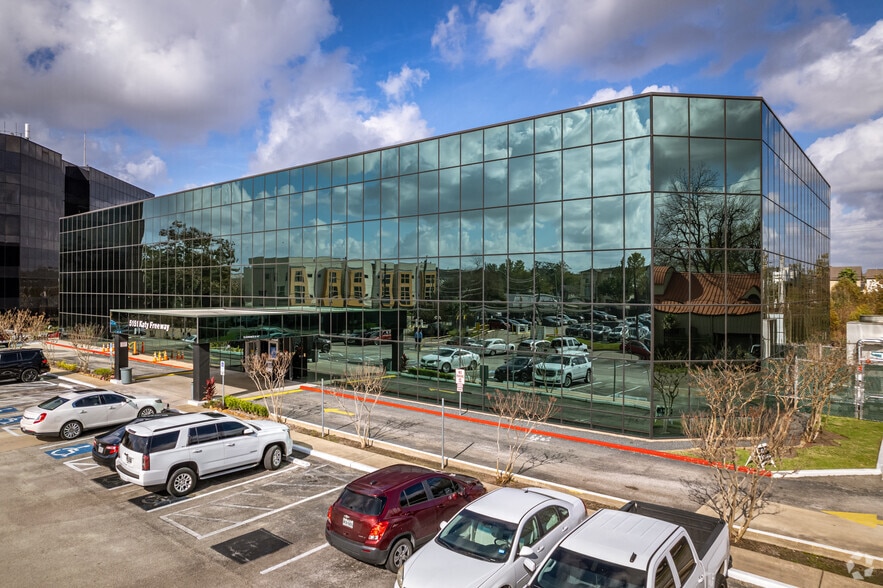 More Photos Of 5151 Katy Fwy, Houston Medical For Lease