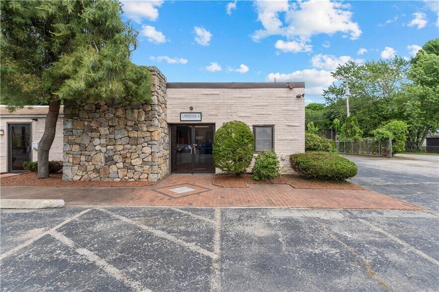 More Photos Of 63 Bleachery Ct, Warwick Distribution For Sale
