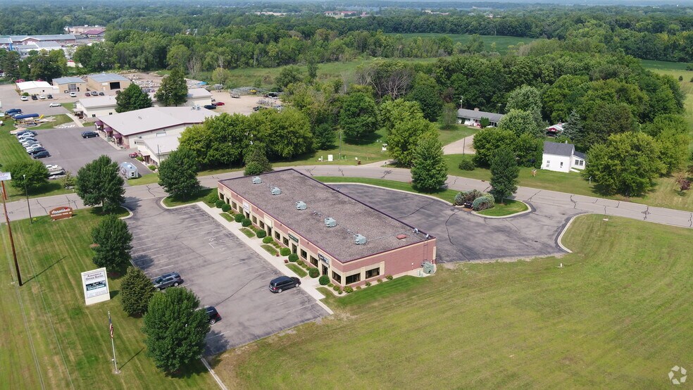 More Photos Of 990 Elm St E, Annandale Coworking Space