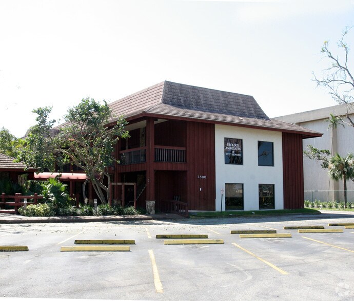 More Photos Of 7800 W Oakland Park Blvd, Sunrise Medical For Lease