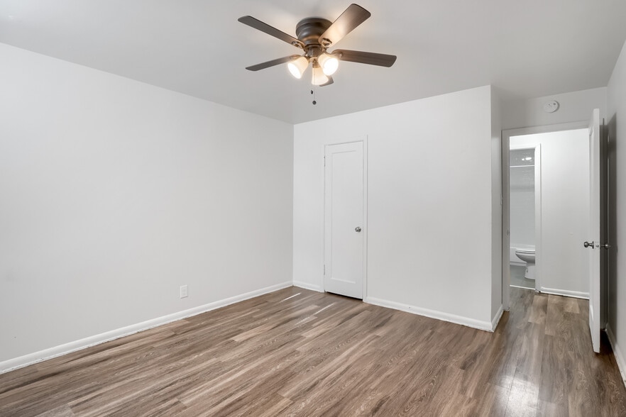 More Photos Of 493-495 Fulton St, Aurora Apartments For Sale