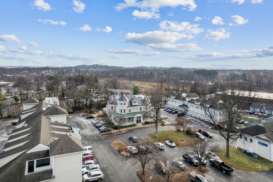 More Photos Of 604 S King St, Leesburg Office For Sale