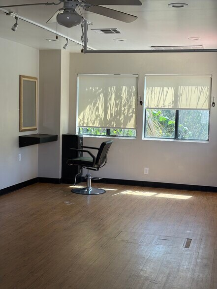 More Photos Of 1920 5th St, Simi Valley Freestanding For Lease