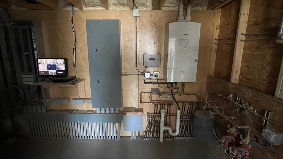 More Photos Of 3331 M 18, Beaverton Manufacturing For Sale