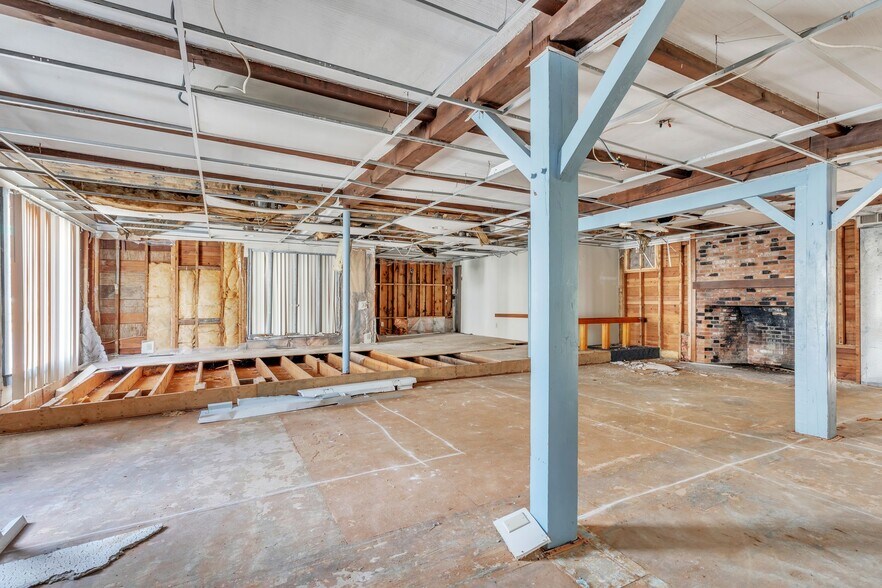 More Photos Of 297 Main St, Monson Storefront Retail Residential For Sale