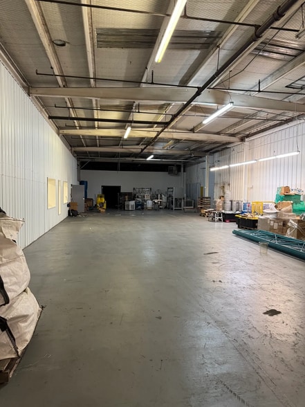 More Photos Of 3105 E Reno Ave, Oklahoma City Warehouse For Lease