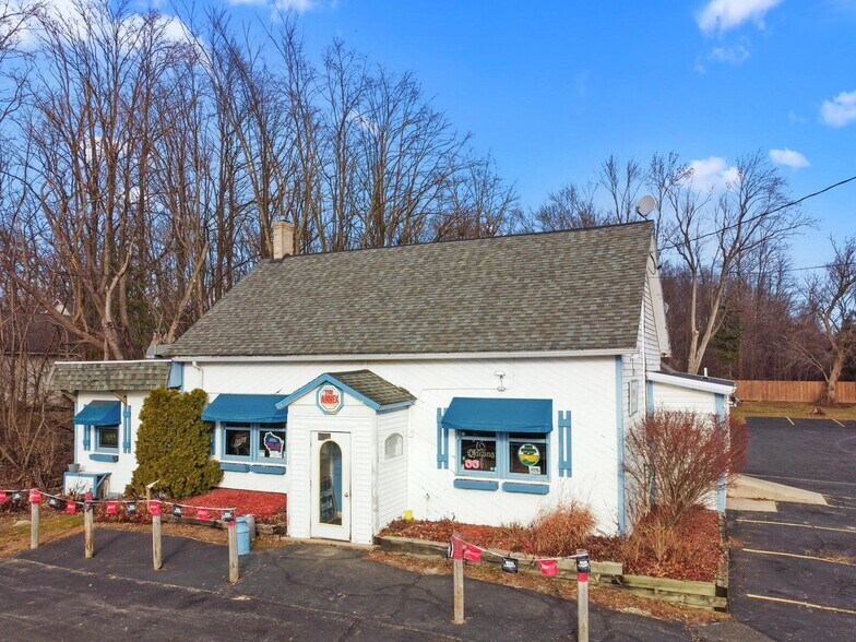 More Photos Of 39918 93rd St, Genoa City General Retail For Sale