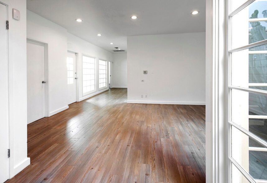 More Photos Of 734-736 N Highland Ave, Los Angeles Storefront Retail Office For Sale