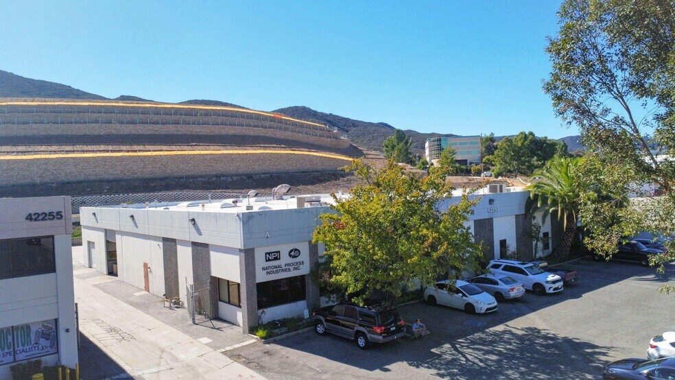 More Photos Of 42250 Baldaray Cir, Temecula Manufacturing For Sale