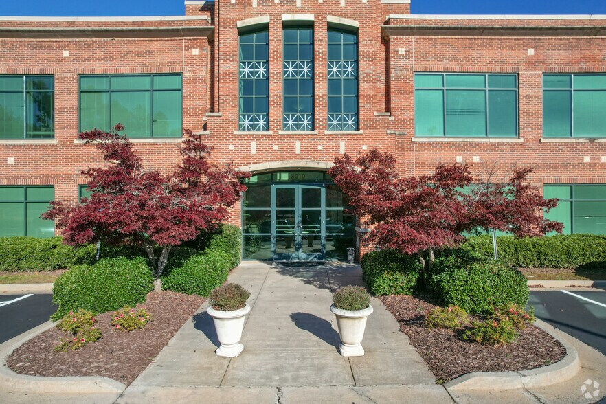 More Photos Of 3030 Royal Blvd S, Alpharetta Unknown For Lease