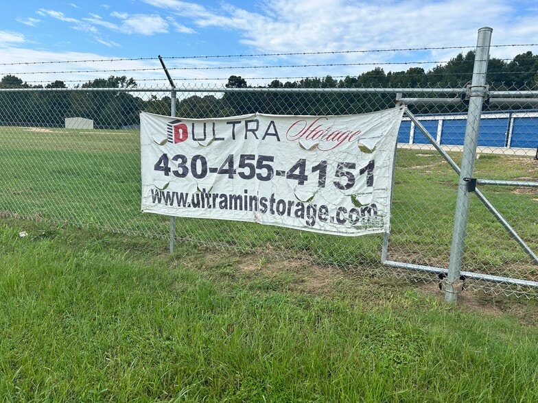 More Photos Of 3202 S Bishop Rd, Texarkana Specialty For Sale