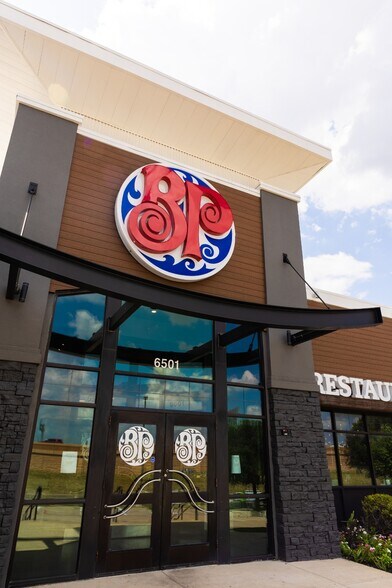 More Photos Of 6501 North Fwy, Fort Worth Restaurant For Sale