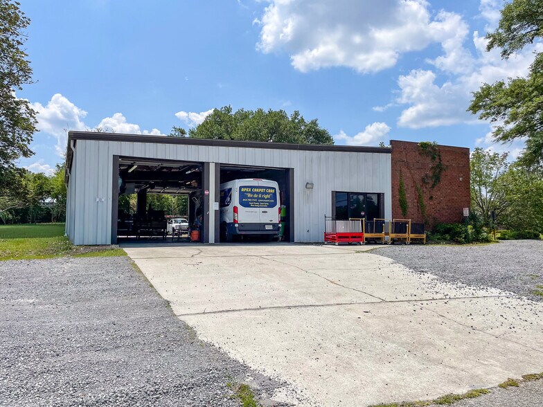 More Photos Of 421 E 5th North St, Summerville Industrial For Lease