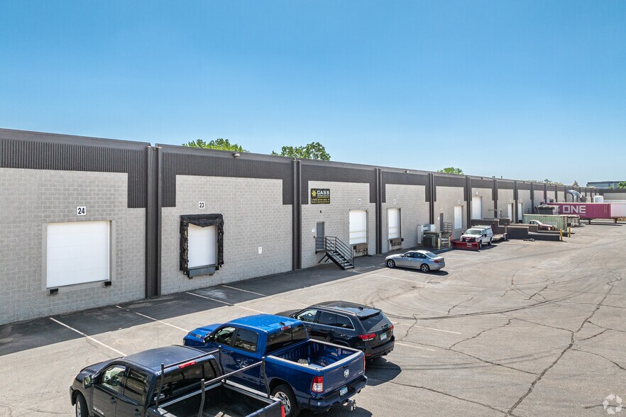 More Photos Of 1600 N 67th Ave, Brooklyn Center Warehouse For Lease