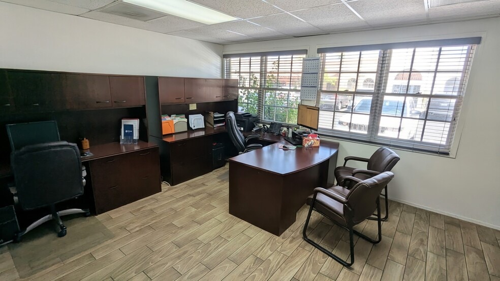 More Photos Of 6103-6105 E Grant Rd, Tucson Office For Sale