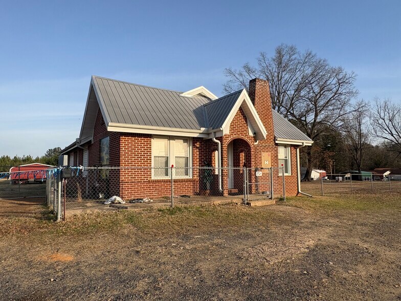 More Photos Of 5599 US Highway 371, Rosston General Retail For Sale