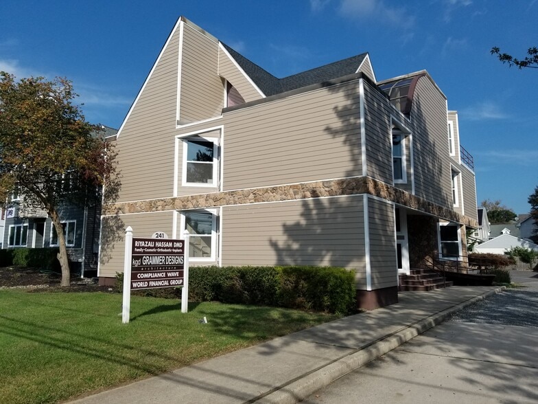 Primary Photo Of 241 Maple Ave, Red Bank Medical For Lease