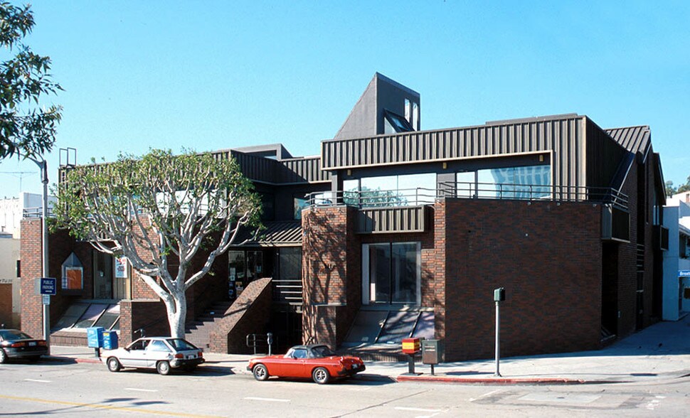 More Photos Of 911 Broxton Ave, Los Angeles Medical For Sale