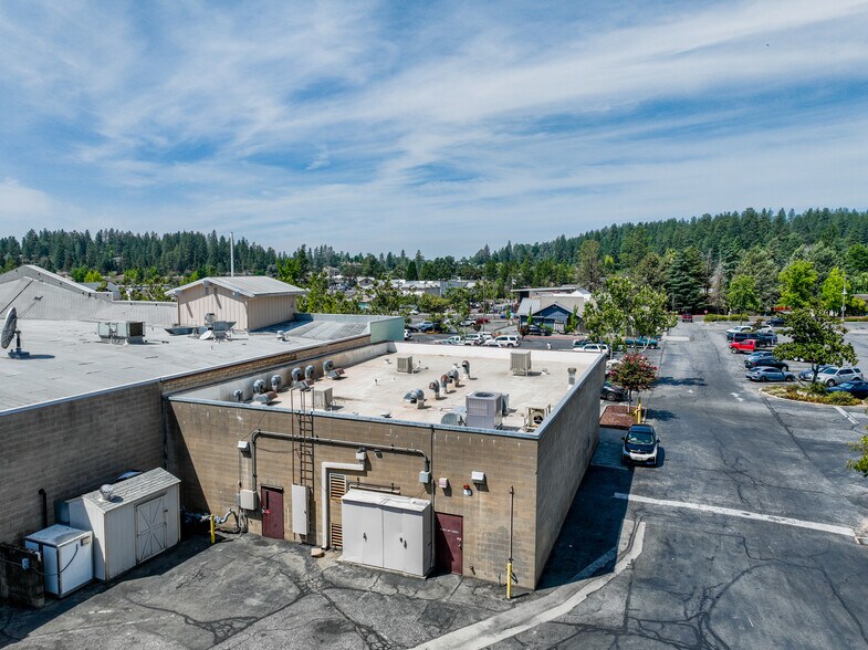 More Photos Of 867-873 Sutton Way, Grass Valley General Retail For Lease